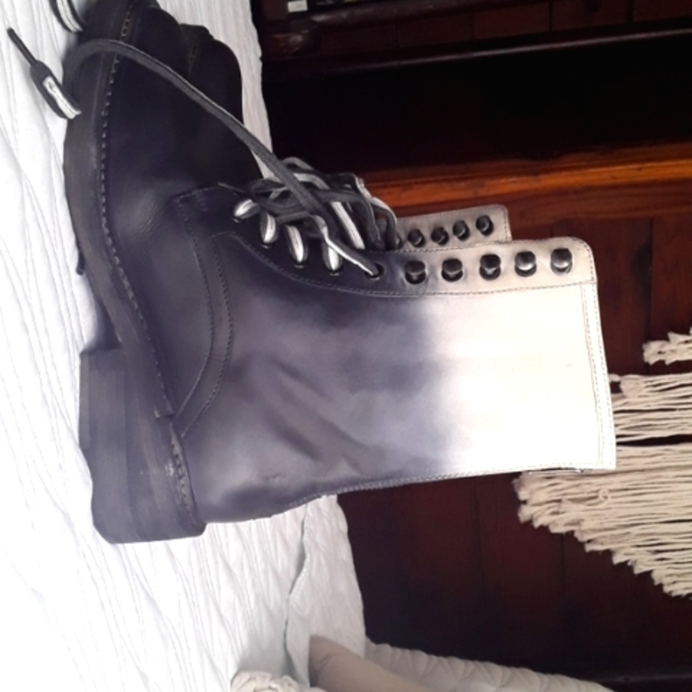 Vintage Foundry ombre combat boots